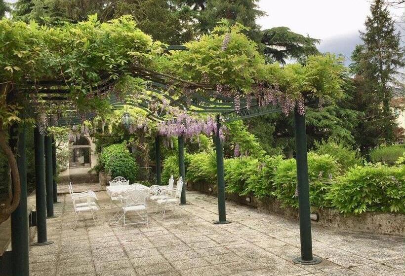 غرفة قياسية ثلاثية, B&b Villa Al Parco