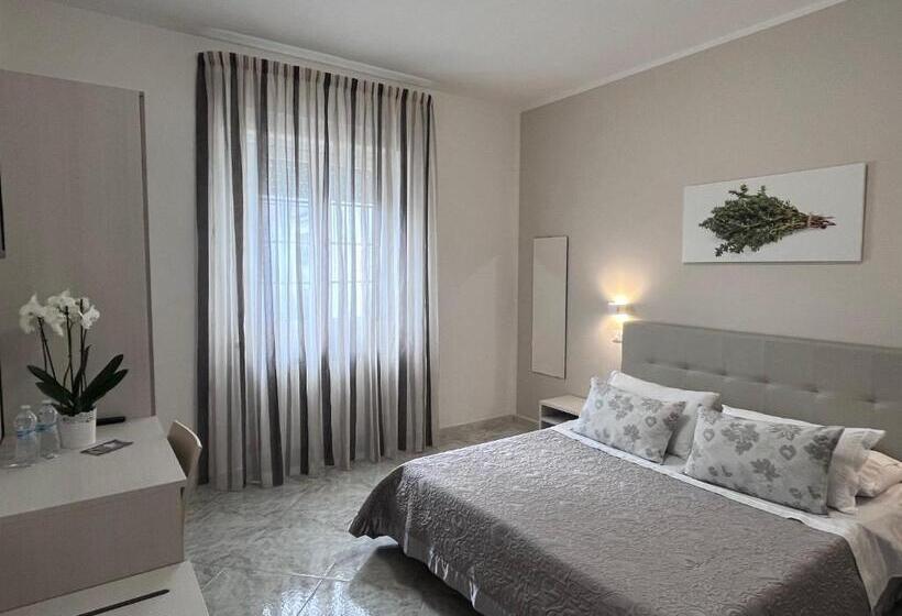 Номер Deluxe, Innsud