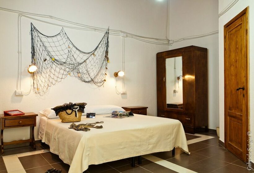 اتاق اکونومی, The Old Farm Asfodeli  Adults Only
