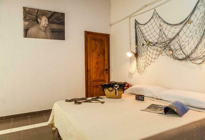 اتاق اکونومی, The Old Farm Asfodeli  Adults Only