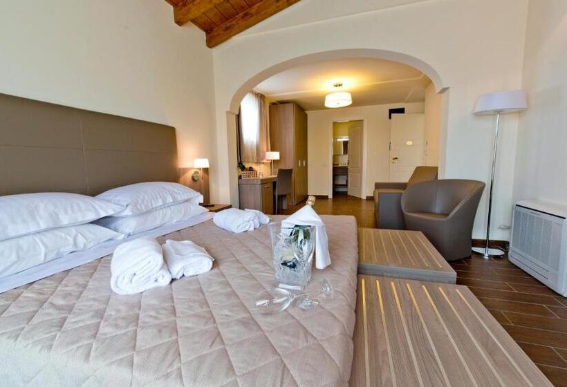 Четырехместный Номер Классик, Villa Carolina Resort