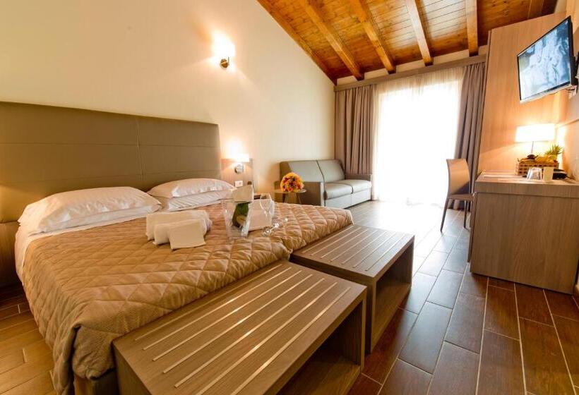 Семейный Номер, Villa Carolina Resort
