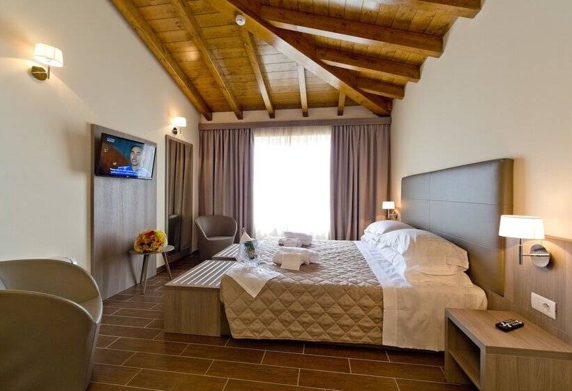 Четырехместный Номер Классик, Villa Carolina Resort