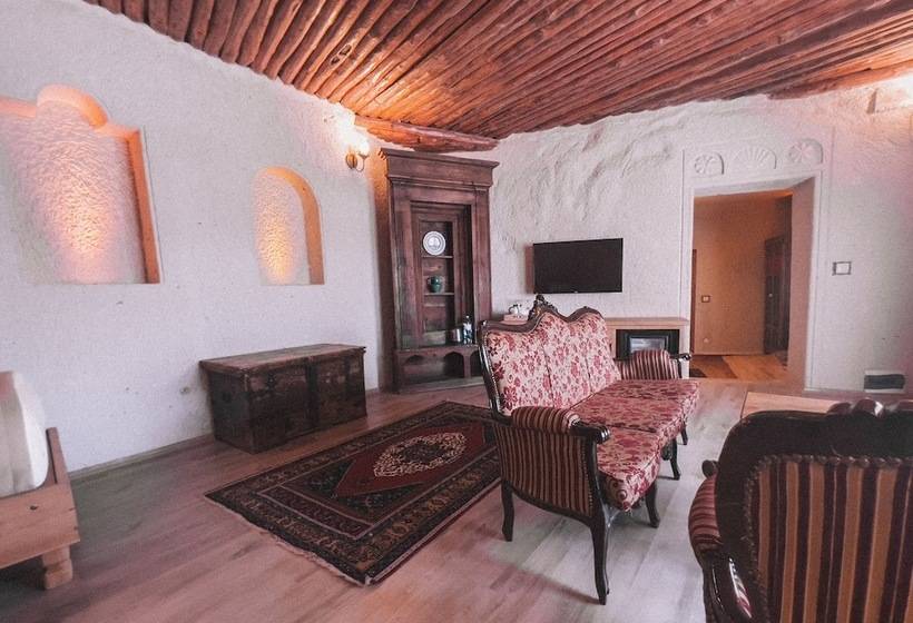 Семейный Номер, Local Cave House