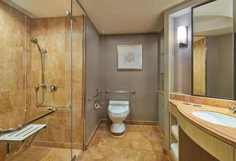 اتاق استاندارد با تخت بزرگ, Sheraton Imperial Kuala Lumpur