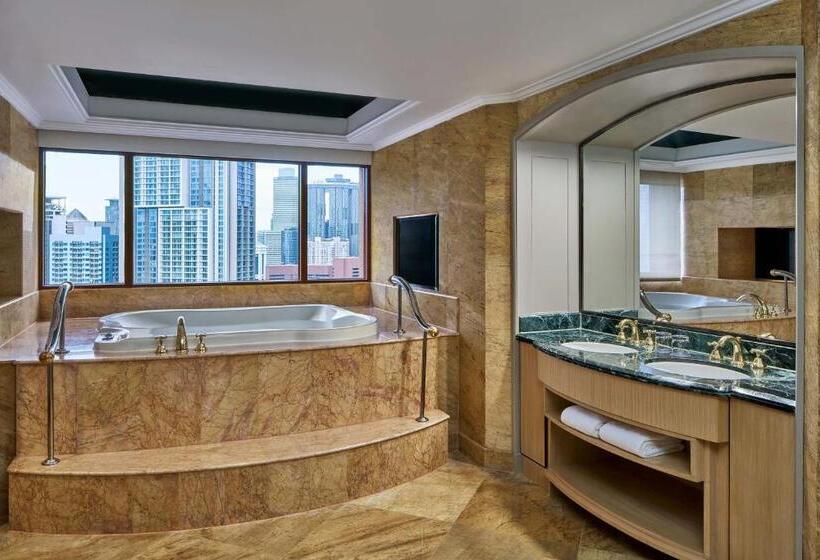 سوئیت کلاب, Sheraton Imperial Kuala Lumpur