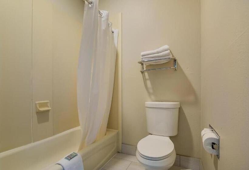 Номер Стандарт, Surestay Plus Hotel By Best Western Topeka