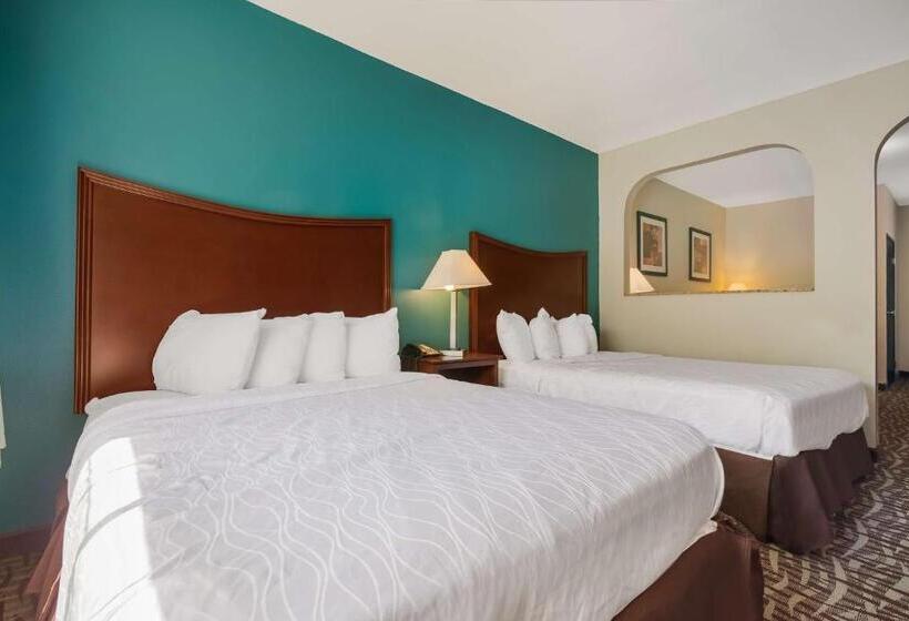 Люкс, Surestay Plus Hotel By Best Western Topeka