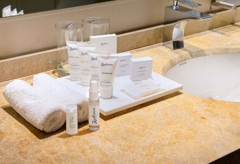 스위트, Radisson Bogota Metrotel