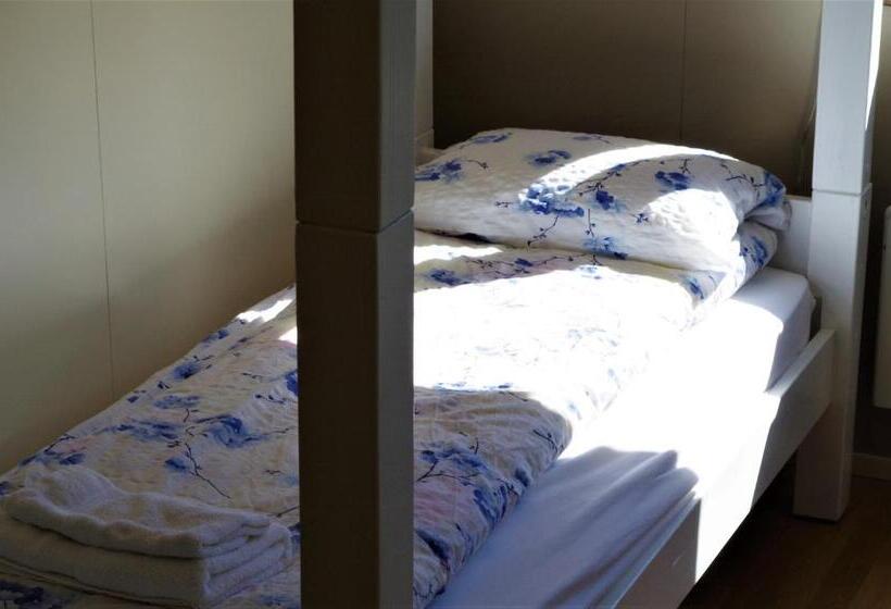 اتاق استاندارد سه تخته با سرویس بهداشتی مشترک, Sireksstadir Farm Holiday