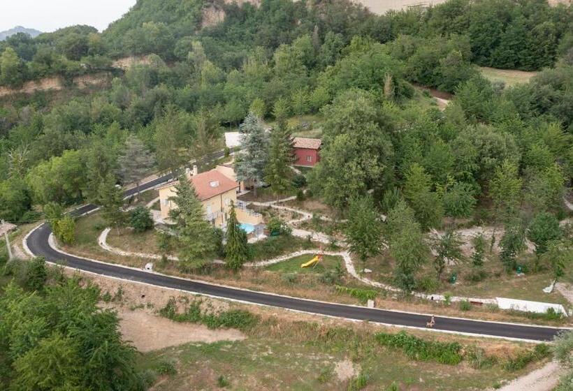 كوخ قياسي, Saecula Natural Village Experience