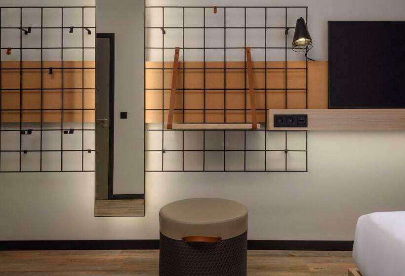 Номер Стандарт Вид на Город, Moxy Lisboa Oriente