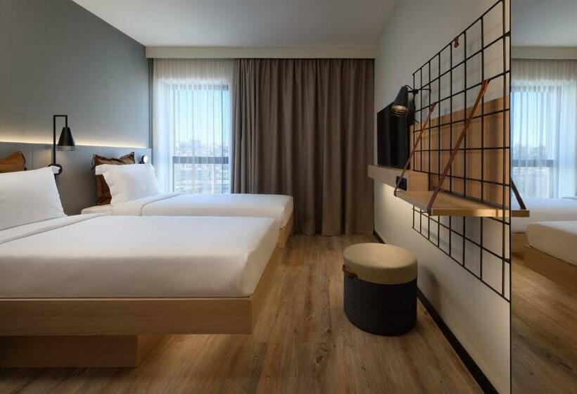 Номер Стандарт Вид на Город, Moxy Lisboa Oriente