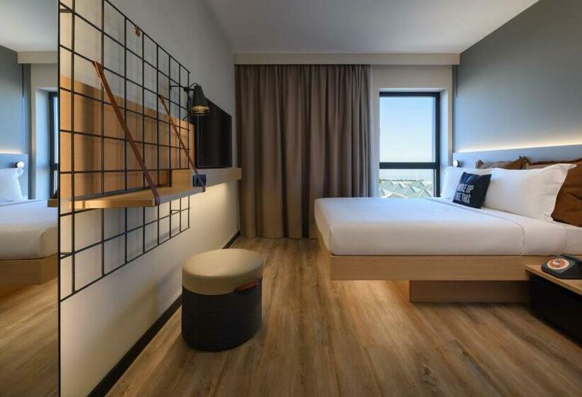 Номер Стандарт Вид на Реку, Moxy Lisboa Oriente
