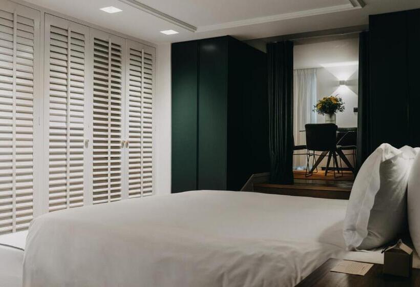 Люкс Вид на Сад, The Bold Type Hotel, A Member Of Design Hotels
