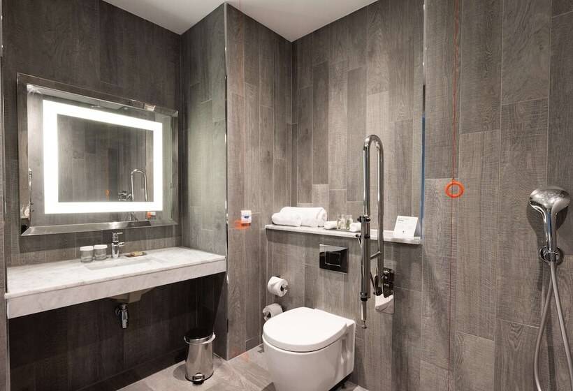 اتاق استاندارد برای معلولان, Doubletree By Hilton Edinburgh  Queensferry Crossing