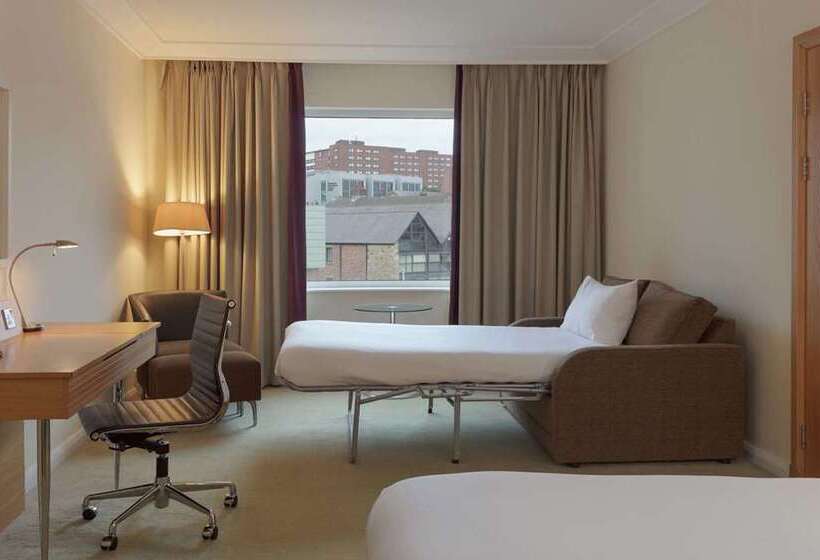 Семейный Номер, Hilton East Midlands Airport