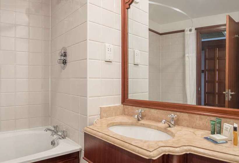 Люкс, Hilton East Midlands Airport