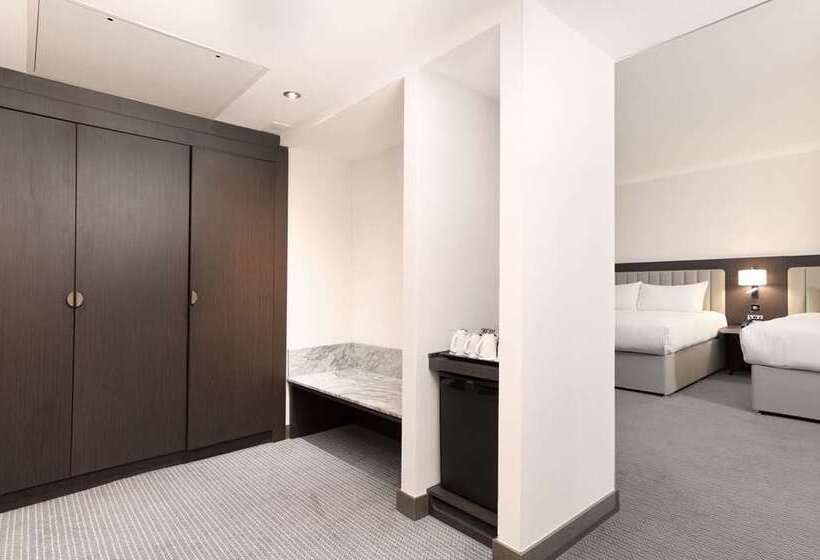 Семейный Номер, Hilton East Midlands Airport
