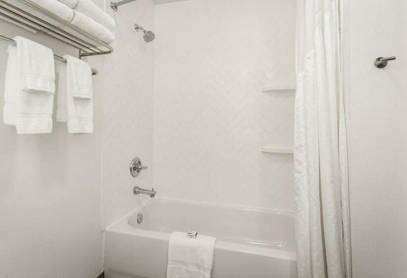 חדר סטנדרט עם מיטת קינג, Holiday Inn & Suites Bothell An Ihg