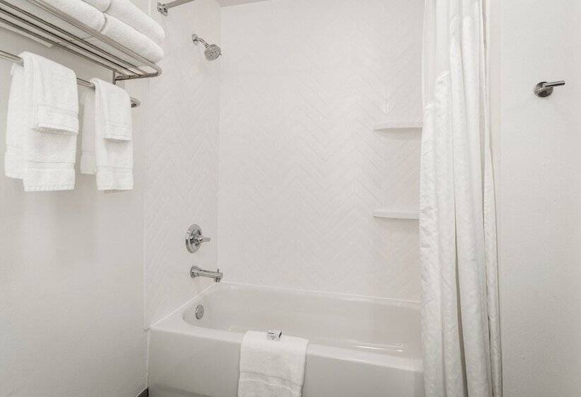 חדר סטנדרט שתי מיטות זוגיות, Holiday Inn & Suites Bothell An Ihg