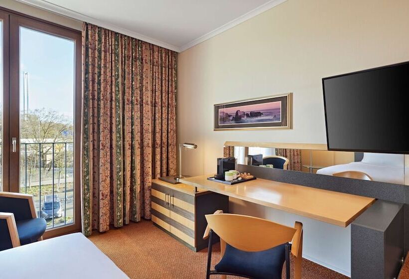 Номер Стандарт, Lindner Hotel Leverkusen Bayarena, Part Of Jdv By Hyatt
