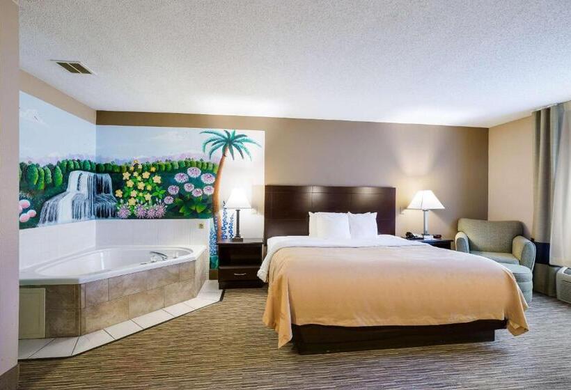带按摩浴盆的套房, Quality Inn I70 Near Kansas Speedway