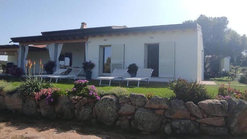 اتاق لوکس با تخت بزرگ, B&b Andrieddu