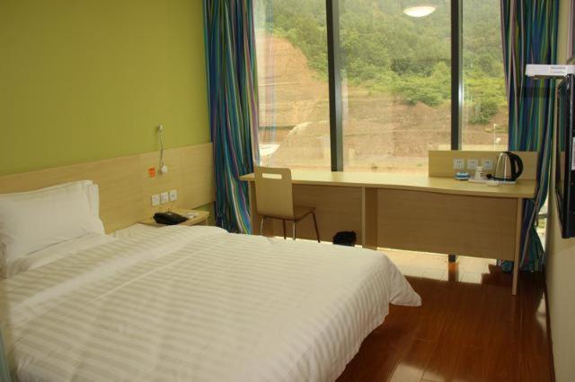 Номер бизнес-класса, 7days Inn Bazhong International Trade City
