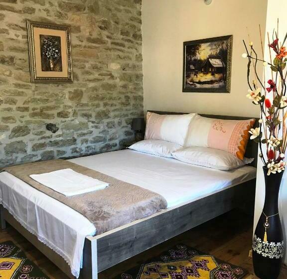 Трехместный Номер Стандарт Вид на Сад, The Mosaic House   Shtepia Me Mozaik