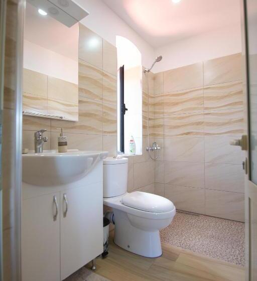 Трехместный Номер Стандарт Вид на Сад, The Mosaic House   Shtepia Me Mozaik