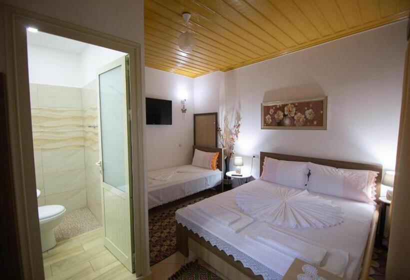 اتاق راحتی سه تخته, The Mosaic House   Shtepia Me Mozaik