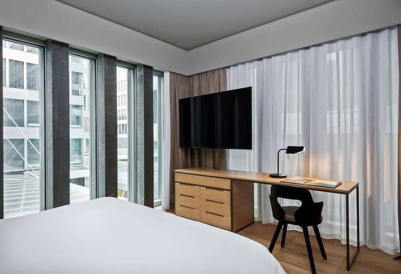 اتاق کلاب, Hyatt Regency Zurich Airport Circle