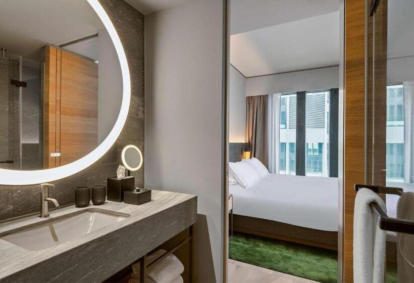 اتاق لوکس با تخت بزرگ, Hyatt Regency Zurich Airport Circle