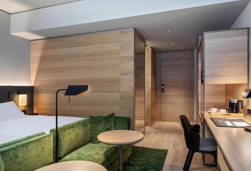 اتاق کلاب, Hyatt Regency Zurich Airport Circle