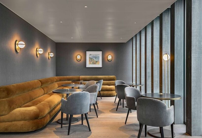 سوییت, Hyatt Regency Zurich Airport Circle