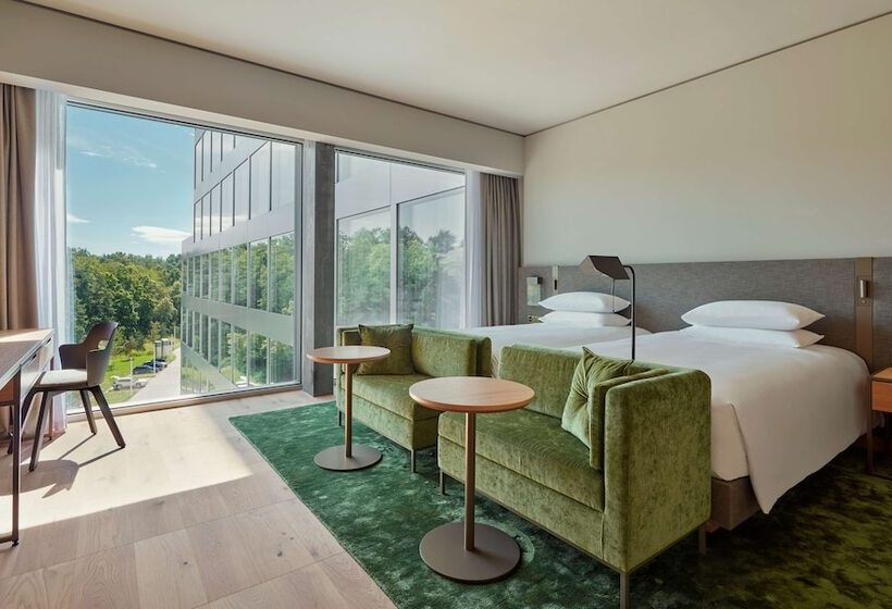 اتاق کلاب, Hyatt Regency Zurich Airport Circle