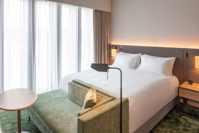 اتاق دلوکس با چشم‌انداز پارک, Hyatt Regency Zurich Airport Circle