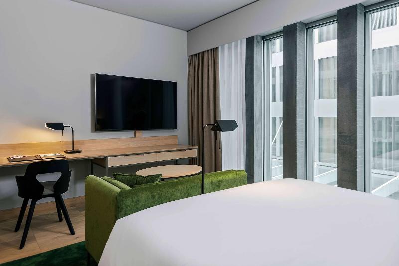 اتاق استاندارد با تخت بزرگ, Hyatt Regency Zurich Airport Circle