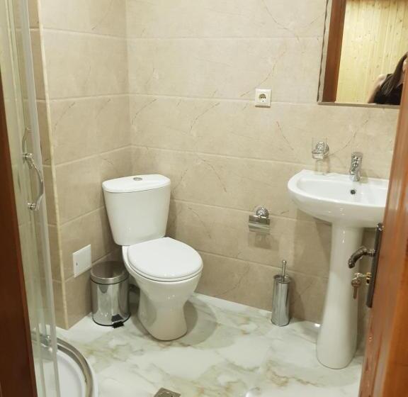 اتاق استاندارد با چشم‌انداز دریاچه, Jrahars Resort