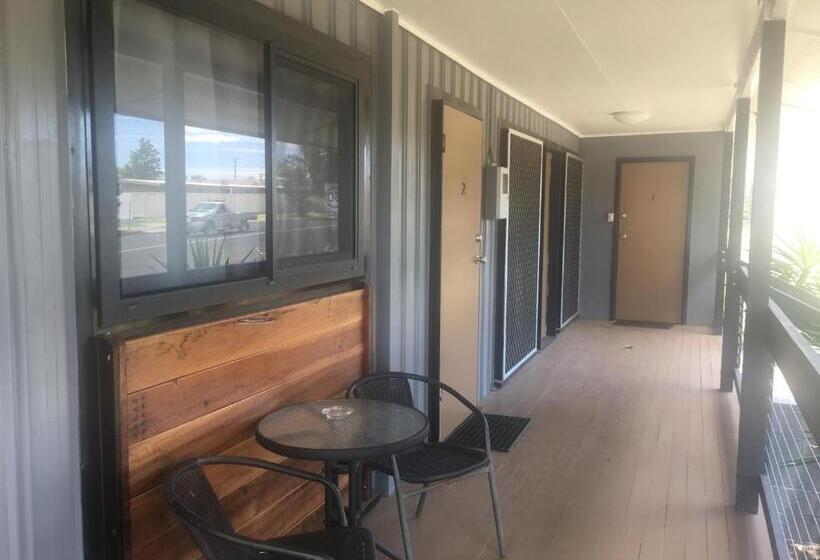 标准工作室, Amble Inn