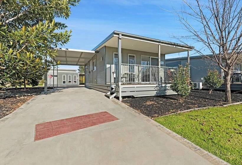 Хижина Superior, Discovery Parks   Moama Waters