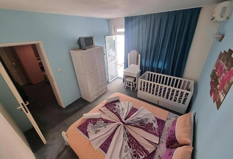 סוויטה משפחתית, Guesthouse Flora