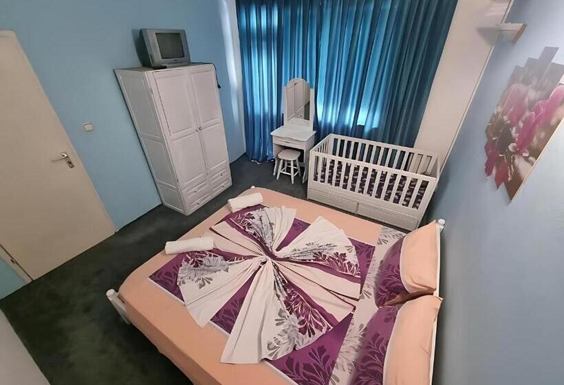 סוויטה משפחתית, Guesthouse Flora