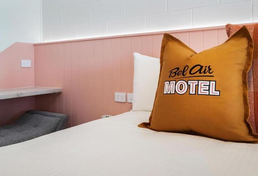 استودیوی استاندارد, Bel Air Motel