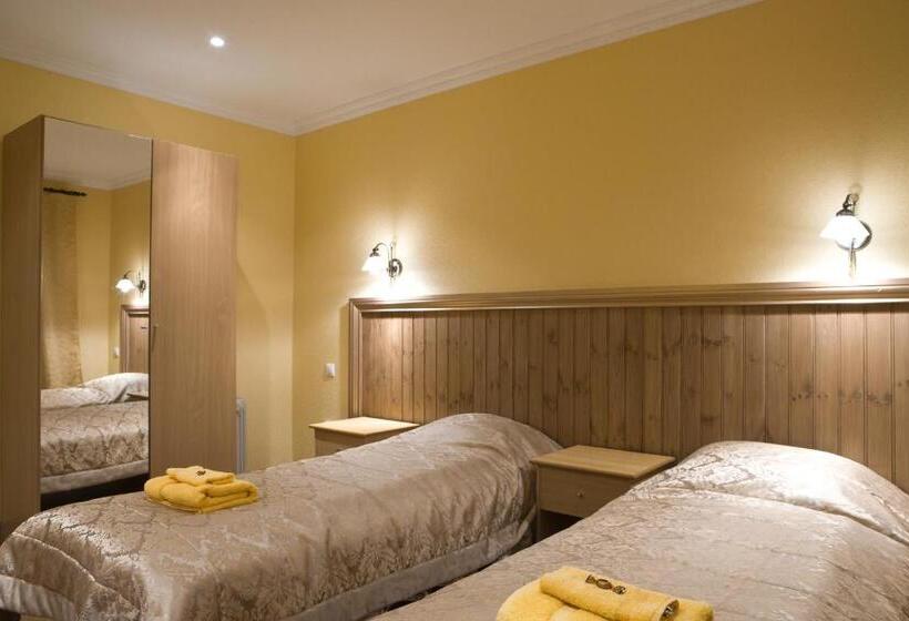 اتاق استاندارد با سرویس بهداشتی مشترک, Posti Hostel