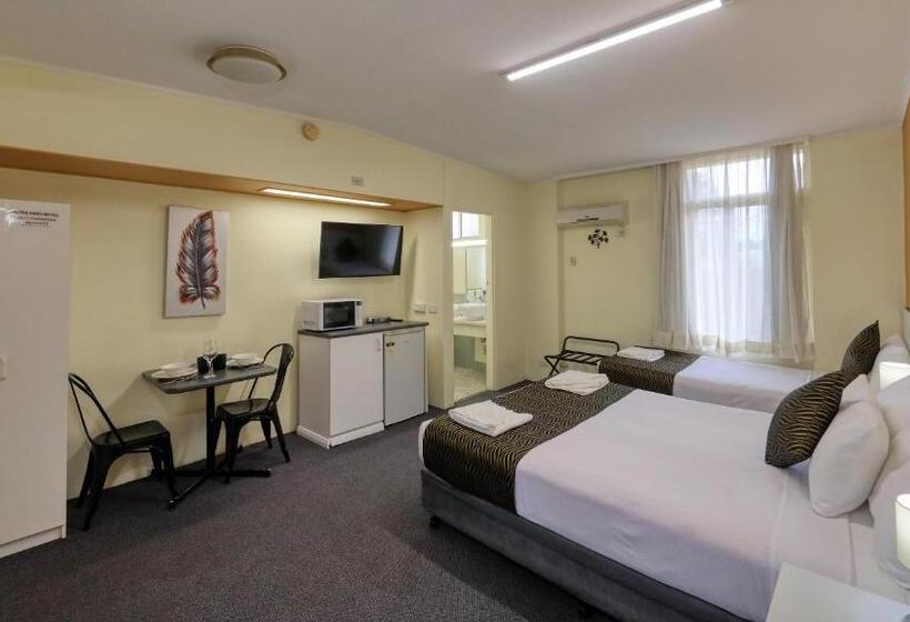 디럭스 룸, Silver Oaks Motel