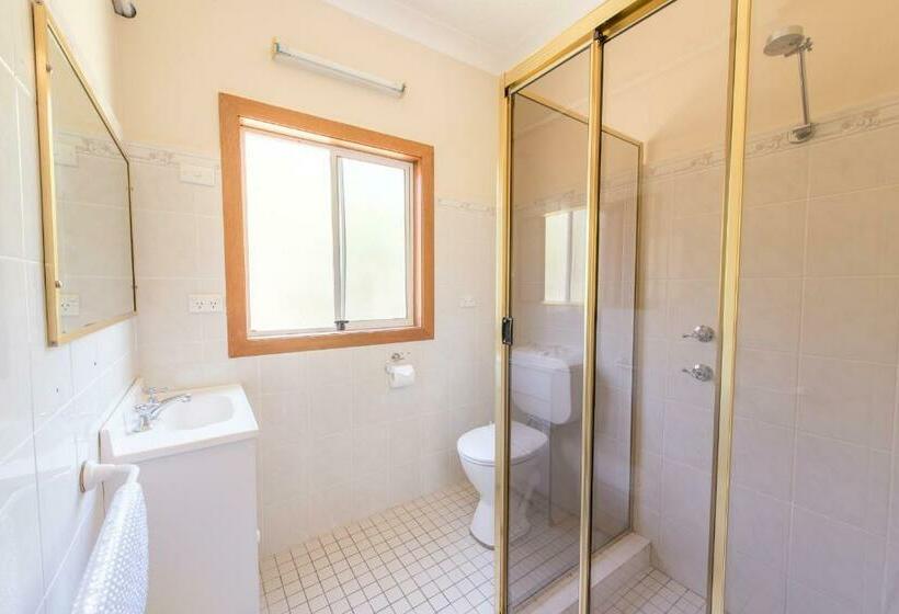 标准间, Gosford Inn Motel