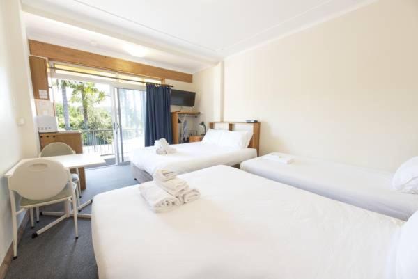 Семейный Номер, Gosford Inn Motel