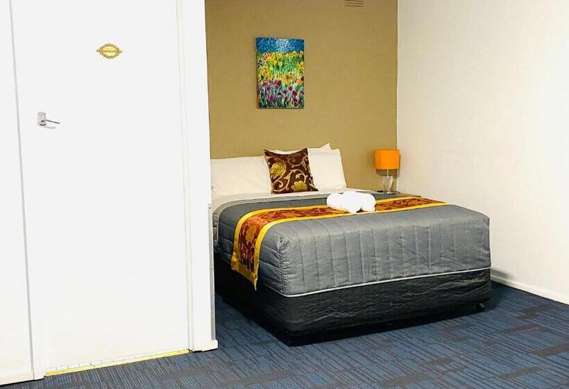 ファミリールーム, Mid Valley Motel